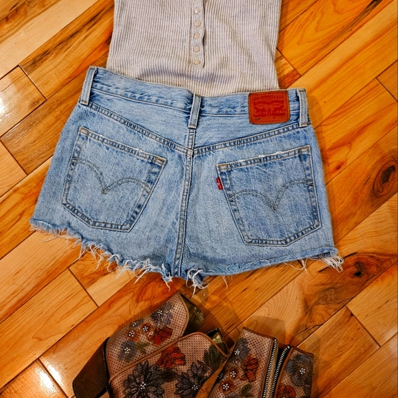 Shorts - Picture 2 of 2